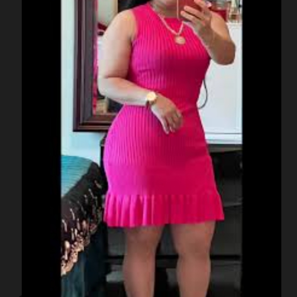 Elegant Pink Sleeveless Dress